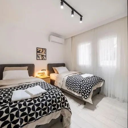 Daire Center 2 Bedroom Calm Modern Garden Floor Flat - Yeni Dunya *