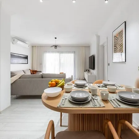Daire Center 2 Bedroom Calm Modern Garden Floor Flat - Yeni Dunya Bodrum