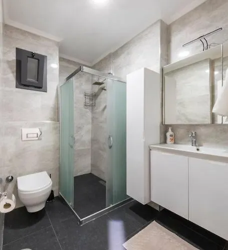 Daire Center 2 Bedroom Calm Modern Garden Floor Flat - Yeni Dunya Bodrum