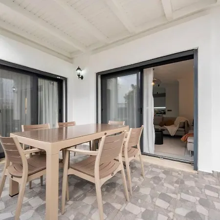 아파트 Center 2 Bedroom Calm Modern Garden Floor Flat - Yeni Duenya Bodrum