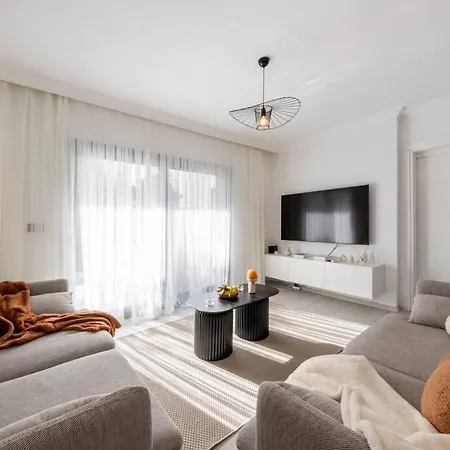 아파트 Center 2 Bedroom Calm Modern Garden Floor Flat - Yeni Duenya *