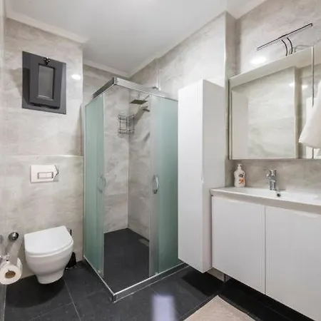 아파트 Center 2 Bedroom Calm Modern Garden Floor Flat - Yeni Duenya Bodrum