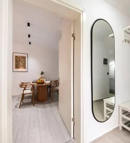 Center 2 Bedroom Calm Modern Garden Floor Flat - Yeni Duenya