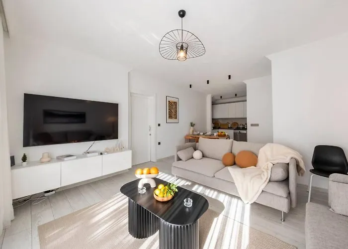 Center 2 Bedroom Calm Modern Garden Floor Flat - Yeni Dünya Daire Bodrum