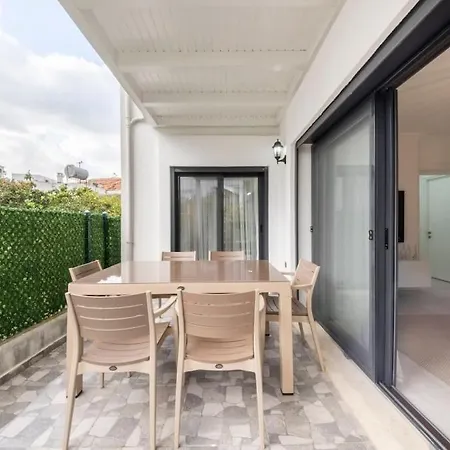 Daire Center 2 Bedroom Calm Modern Garden Floor Flat - Yeni Dünya *