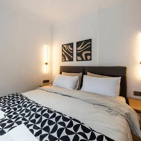 Center 2 Bedroom Calm Modern Garden Floor Flat - Yeni Dünya *