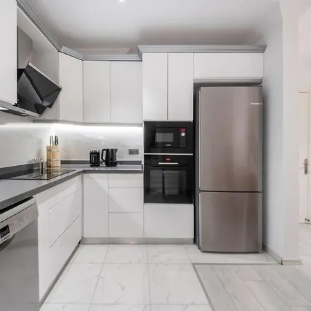 Center 2 Bedroom Calm Modern Garden Floor Flat - Yeni Dunya Lägenhet *