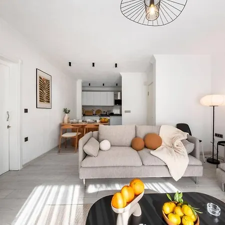 Center 2 Bedroom Calm Modern Garden Floor Flat - Yeni Dunya Lägenhet *