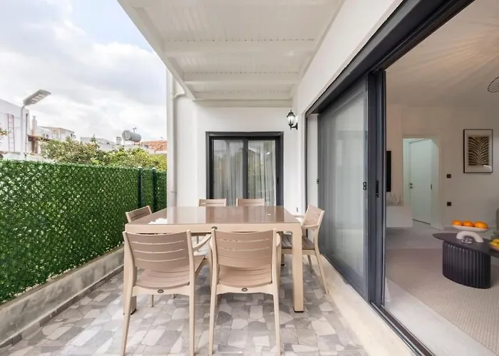 דירה Center 2 Bedroom Calm Modern Garden Floor Flat - Yeni Duenya *