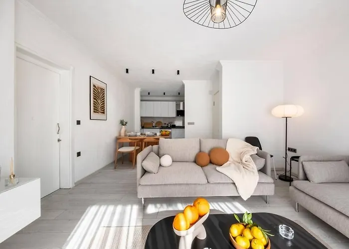 Center 2 Bedroom Calm Modern Garden Floor Flat - Yeni Dunya Apartmán *